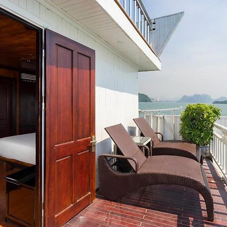 Garden Bay Premium Cruise Hotel Ha Long Exterior photo
