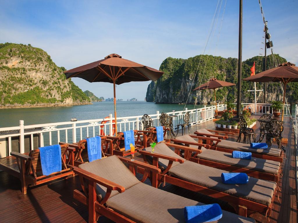 Garden Bay Premium Cruise Hotel Ha Long Exterior photo