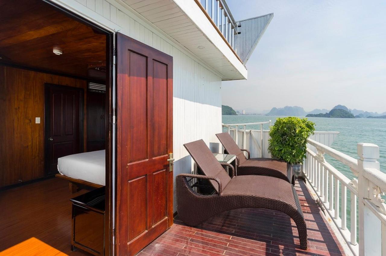 Garden Bay Premium Cruise Hotel Ha Long Exterior photo